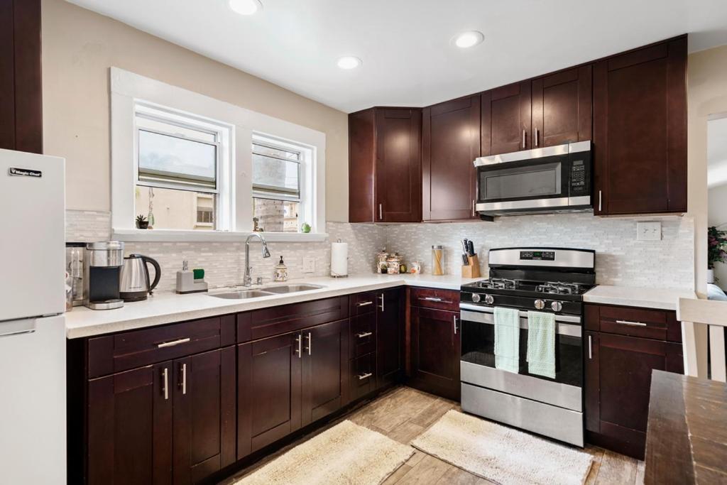 Oceanside Rocks Family Vacation Home エクステリア 写真